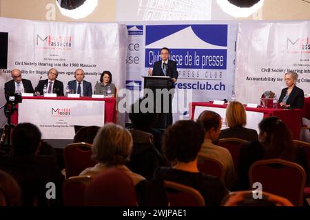 Genève, Suisse. 15 février 2024. Javaid Rehman, rapporteur spécial des Nations Unies sur la situation des droits de l'homme en Iran, prend la parole lors d'une audition de la société civile sur le massacre de prisonniers politiques en Iran en 1988. Une audition de la société civile sur le massacre de prisonniers politiques de 1988, organisée par Justice pour les victimes du massacre de 1988 en Iran (JVMI), a eu lieu au Club de la presse de Genève. (Photo de Siavosh Hosseini/SOPA images/Sipa USA) crédit : Sipa USA/Alamy Live News Banque D'Images