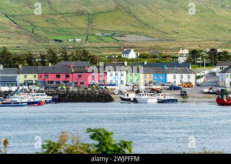 Portmagee village, situé sur la péninsule d'Iveragh au sud de l'île de Valentia, et est connu localement comme «le ferry», en référence à son but en tant que cr Banque D'Images