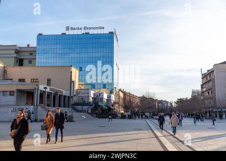 Pristina, Kosovo - 5 février 2024 : la place Skanderbeg est une place centrale de Pristina, la capitale du Kosovo. Banque D'Images