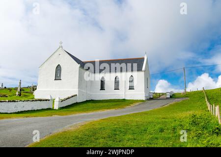 Prog Mary's Parish Church, située à Lagg, la deuxième église catholique la plus septentrionale et l'une des plus anciennes églises catholiques encore en usage en Irlande Banque D'Images