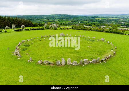 Cercle de pierre de Beltany, un site rituel impressionnant de l'âge du bronze situé au sud de la ville de Raphoe, comté de Donegal, Irlande. Datant de circa 2100-700 av. J.-C. Banque D'Images