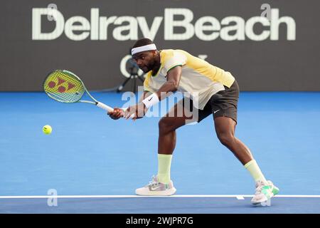 Delray Beach, Floride, États-Unis. 16 février 2024. 16 février - Delray Beach, FL : Francis Tiafoe (USA) en action ici, bat Flavio Cobolli (ITA) lors du match de deuxième tour de l'Open de Delray Beach 2024 au Delray Beach Tennis Center. (Crédit image : © Andrew patron/ZUMA Press Wire) USAGE ÉDITORIAL SEULEMENT! Non destiné à UN USAGE commercial ! Crédit : ZUMA Press, Inc/Alamy Live News Banque D'Images