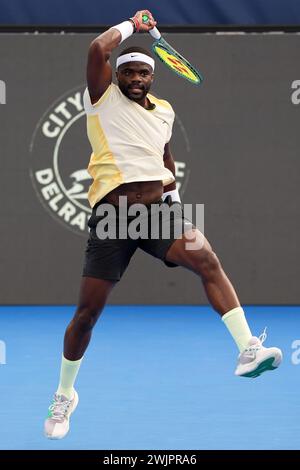 Delray Beach, Floride, États-Unis. 16 février 2024. 16 février - Delray Beach, FL : Francis Tiafoe (USA) en action ici, bat Flavio Cobolli (ITA) lors du match de deuxième tour de l'Open de Delray Beach 2024 au Delray Beach Tennis Center. (Crédit image : © Andrew patron/ZUMA Press Wire) USAGE ÉDITORIAL SEULEMENT! Non destiné à UN USAGE commercial ! Crédit : ZUMA Press, Inc/Alamy Live News Banque D'Images