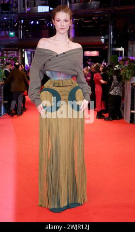 Hunter Schafer assiste à la première de 'Cuckoo' lors du 74e Festival international du film de la Berlinale à Berlinale Palast à Berlin, en Allemagne, le 16 février 2024. Banque D'Images