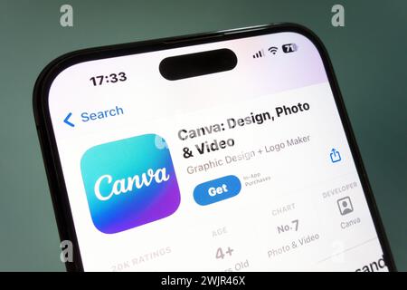 Nanning, Chine - 16 février 2024. Application Canva sur un smartphone. Canva est une application de conception graphique en ligne pour la création de graphiques et de présentations de médias sociaux. Banque D'Images