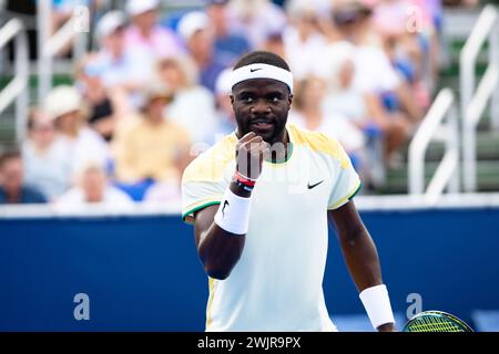 DELRAY BEACH, Floride - 16 FÉVRIER : Frances Tiafoe des États-Unis pompe le poing pendant le huitième jour de l'Open de Delray Beach au Delray Beach Tennis Center le 16 février 2024. (Photo de Mauricio Paiz) crédit : Mauricio Paiz/Alamy Live News Banque D'Images