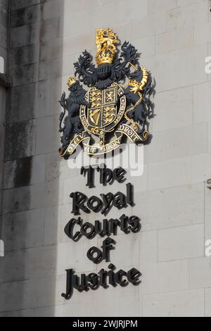 Panneau devant les cours royales de justice de Londres, Royaume-Uni Banque D'Images