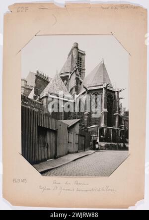 Lansiaux, Charles Joseph Antoine (n.1855-03-09-D.1939-04-06), rue des barres, église Saint-Gervais surmontée de la tour, 4ème arrondissement, Paris (titre factice), 1917, Gélatino -argent brûlé sur papier. Musée Carnavalet, histoire de Paris. Banque D'Images