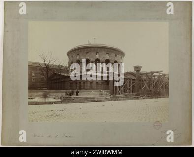 Vue de la Rotonde de la Villette en construction, Paris (XIXème arr.). Photographie de Jean Barry. Tirage de papier albumine. Mars 1902. Paris, musée Carnavalet. 123891-1 Banque D'Images