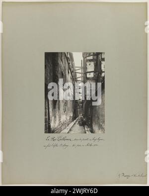 La rue Taillepain dans sa longue partie tuyau au fond de l'église Saint-Merri, Paris (IVème arr.). Photographie de Jean Barry. Tirage au bromure de gélatino-argent. Décembre 1910. Paris, musée Carnavalet. 123887-29 Banque D'Images