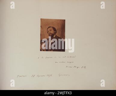 Album Allix, 1855-1860', François-Victor Hugo, 1856 avec inscription' A la Fauvette de ce nid enchanté, oiseau conquis, Victor Hugo fils, vendredi 26 septembre 1856 Guernesey. Photographie d'Auguste Vacquerie et Charles Hugo. Paris, maison de Victor Hugo. 52170-19 Allix album, écriture manuscrite, écrivain français, en buste, inscription, portrait, 19e 19e 19e 19e 19e. xixe siècle Banque D'Images