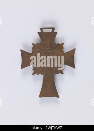 Anonyme, Ehrenkreuz der Deutschen Mutter, in Bronze (nom d'utilisateur), 1938, Tombak, émail, musée de la libération de Paris - Musée général Leclerc - Musée Jean Moulin. Banque D'Images