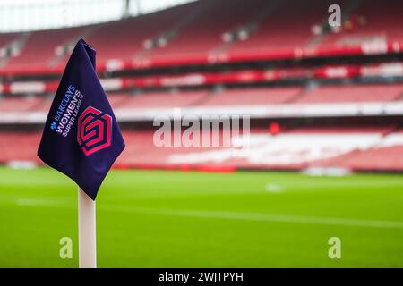 Une vue générale d'un drapeau d'angle de marque à l'Emirates Stadium avant le match de Super League féminine Barclays entre Arsenal Women et Manchester United Women. Date de la photo : samedi 17 février 2024. Banque D'Images