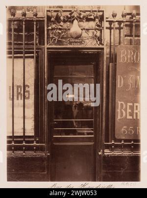 Atget, Eugène (Jean Eugène Auguste Atget, dit) (n.1857-02-12-D.1927-08-04), entrée du cabaret 'au bon coin', 2 rue des Haudiettes, 3ème arrondissement, Paris. (Titre factice), 1901. Dessiner sur papier albumine. Musée Carnavalet, histoire de Paris. Paris, atget Banque D'Images