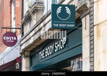 L'enseigne du magasin Body Shop photographiée en février 2024 la semaine où la société de cosmétiques s'est effondrée dans l'administration au Royaume-Uni Banque D'Images