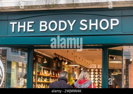 La façade et l'enseigne du magasin Body Shop ont été photographiées en février 2024 la semaine où la société de cosmétiques s'est effondrée dans l'administration au Royaume-Uni Banque D'Images