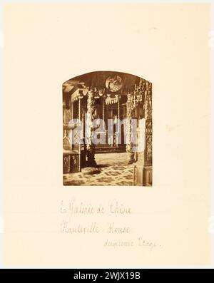 Bacot, Edmond. Rapport d'Edmond Bacot à Hauteville House : la galerie Chêne au deuxième étage, 1862. Tirage de papier albumine. 1862-1862. Paris, maison de Victor Hugo. 146148-3 Banque D'Images