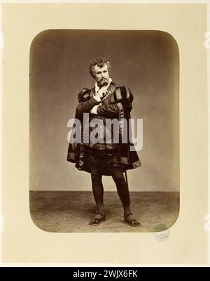 Etienne Carjat (1828-1906) François Régnier dans le rôle de Fabiano Fabiani, dans 'Marie Tudor' au Théâtre de la parte-Martin. Paris (10e arr.), 27 septembre 1873. Paris, Maison de Victor Hugo. 77378-26 acteur français, comédien français, costume de scène, porte Saint-Martin, rôle, théâtre, théâtre porte Saint-Martin, Xeme X 10ème 10ème 10ème arrondissement Banque D'Images