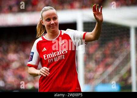 Beth Mead (9 Arsenal) fait signe aux fans après avoir quitté le terrain lors du match de Super League Barclays FA entre Arsenal et Manchester United à l'Emirates Stadium de Londres, en Angleterre. (Liam Asman/SPP) crédit : SPP Sport Press photo. /Alamy Live News Banque D'Images