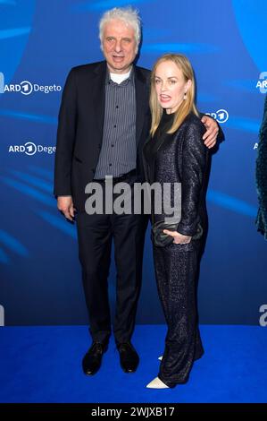 Udo Wachtveitl und Friederike Kempter BEI der ARD Blue hour 2024 im Rahmen der Berlinale 2024 im Hotel Telegraphenamt. Berlin, 16.02.2024 *** Udo Wachtveitl et Friederike Kempter à l'ARD Blue Hour 2024 dans le cadre de la Berlinale 2024 à l'Hotel Telegraphenamt Berlin, 16 02 2024 Foto:XF.xKernx/xFuturexImagex Blue Hour 4222 Banque D'Images