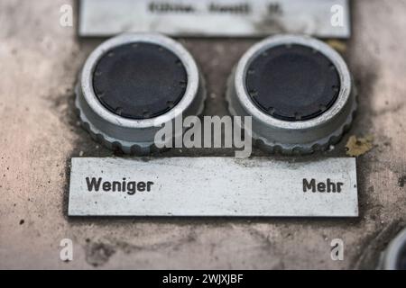 Tableau de commande, ancienne aciérie Henrichshütte, Hattingen, Ruhr district, Rhénanie-du-Nord-Westphalie, Allemagne, Europe Banque D'Images