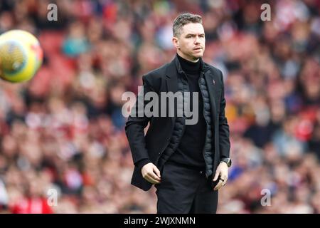 Marc Skinner entraîneur de Manchester United Women sur la ligne de touche lors du match de Super League féminine de Barclays FA entre Arsenal et Manchester United à l'Emirates Stadium de Londres le samedi 17 février 2024. (Photo : Tom West | mi News) crédit : MI News & Sport /Alamy Live News Banque D'Images