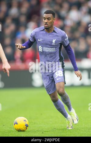 17 février 2024 ; Gtech Community Stadium, Brentford, Londres, Angleterre; premier League Football, Brentford contre Liverpool ; Ryan Gravenberch de Liverpool Banque D'Images