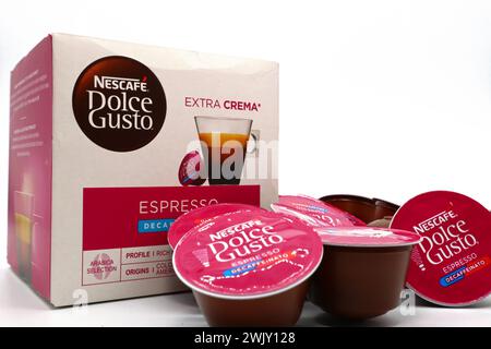 Dosettes de café Dolce Gusto de NESCAFE. Nescafé est une marque de Nestlé Banque D'Images