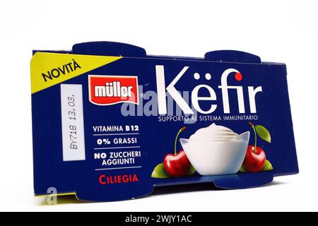 Yogourt MULLER au kéfir. Molkerei Alois Muller GmbH, Aretsried, Allemagne Banque D'Images