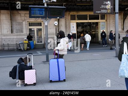 SNCF Controllers mouvement social à la Gare de Lyon à Paris, France le 17 février 2024. Photo Alain Apaydin/ABACAPRESS.COM illustration Greve des contrôles SNCF DANS oui Gare train crédit : Abaca Press/Alamy Live News Banque D'Images