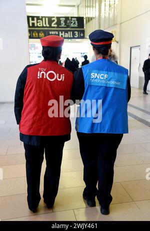 SNCF Controllers mouvement social à la Gare de Lyon à Paris, France le 17 février 2024. Photo Alain Apaydin/ABACAPRESS.COM illustration Greve des contrôles SNCF DANS oui Gare train crédit : Abaca Press/Alamy Live News Banque D'Images