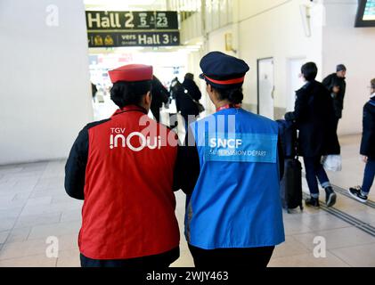 SNCF Controllers mouvement social à la Gare de Lyon à Paris, France le 17 février 2024. Photo Alain Apaydin/ABACAPRESS.COM illustration Greve des contrôles SNCF DANS oui Gare train crédit : Abaca Press/Alamy Live News Banque D'Images