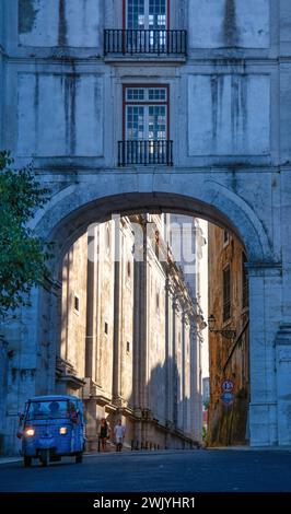 Passage à l'église Sao Vicente dans le quartier Alfama de Lisbonne, Portugal Banque D'Images