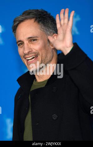 Gael Garcia Bernal beim Photocall zum Kinofilm Another end auf der Berlinale 2024 / 74. Internationale Filmfestspiele Berlin im Hotel Grand Hyatt. Berlin, 17.02.2024 *** Gael Garcia Bernal à l'appel photo pour le long métrage Another End au Berlinale 2024 74 Berlin International film Festival à l'Hôtel Grand Hyatt Berlin, 17 02 2024 Foto:XC.xNiehausx/xFuturexImagex End 4215 Banque D'Images
