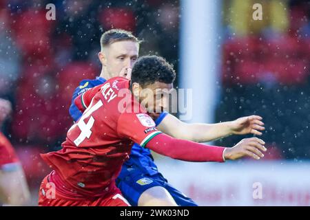 Walsall, Royaume-Uni. 17 février 2024. Walsall's Brandon Comley lors du match EFL Sky Bet League 2 entre Walsall et Mansfield Town au Poundland Bescot Stadium, Walsall, Angleterre, le 17 février 2024. Photo de Stuart Leggett. Utilisation éditoriale uniquement, licence requise pour une utilisation commerciale. Aucune utilisation dans les Paris, les jeux ou les publications d'un club/ligue/joueur. Crédit : UK Sports pics Ltd/Alamy Live News Banque D'Images