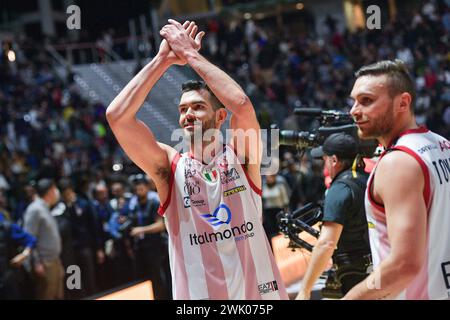 Torino, Italie. 17 février 2024. EA7 Emporio Armani Milano GIAMPAOLO RICCI fêtent lors du match des demi-finales de la Frecciarossa final Eight basket entre Emporio Armani Milano vs Reyer Venezia à Turin dans le nord de l'Italie - samedi 17 FÉVRIER 2024. Sport - panier (photo de Marco Alpozzi/Lapresse) crédit : LaPresse/Alamy Live News Banque D'Images