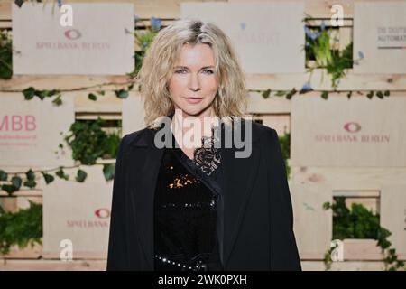 Berlin, Allemagne. 17 février 2024. Veronica Ferres vient au MMB Party (Medienboard Berlin-Brandenburg) à Holzmarkt lors de la 74ème Berlinale. Crédit : Annette Riedl/dpa/Alamy Live News Banque D'Images