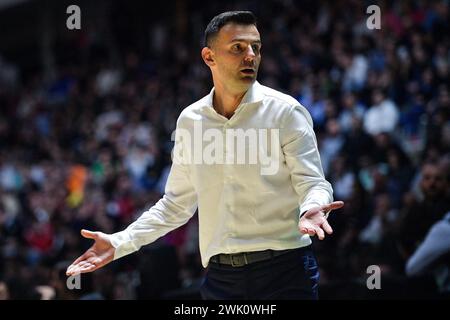 Torino, Italie. 17 février 2024. GeVi Napoli basket Igor Milicic réagit lors du match des demi-finales du Frecciarossa final Eight basket entre UNAHOTELS Reggio Emilia vs GeVi Napoli basket à Turin, dans le nord de l'Italie - samedi 17 FÉVRIER 2024. Sport - panier (photo de Marco Alpozzi/Lapresse) crédit : LaPresse/Alamy Live News Banque D'Images