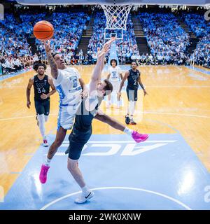 Chapel Hill, Caroline du Nord, États-Unis. 17 février 2024. Match de basket-ball ACC au Dean Smith Center à Chapel Hill, Caroline du Nord. (Scott Kinser/CSM) (image crédit : © Scott Kinser/Cal Sport Media). Crédit : csm/Alamy Live News Banque D'Images