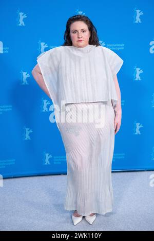 Berlin, Allemagne. 16 février 2024. Lena Dunham assiste au Treasure Photocall lors du 74e Festival international du film de la Berlinale de Berlin au Grand Hyatt Hotel à Berlin, en Allemagne, le 16 février 2024. Photo par Aurore Marechal/ABACAPRESS.COM crédit : Abaca Press/Alamy Live News Banque D'Images