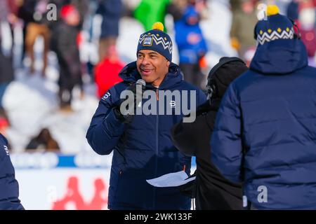 Minneapolis, Minnesota, États-Unis. 17 février 2024. Surintendant du Minneapolis Park and Recreation Board Al BANGOURA accueille les spectateurs avant la qualification de sprint le jour 2 de la Coupe du monde de cross-country 2024 COOP FIS, le 17 février 2024, à Minneapolis, Minnesota, ÉTATS-UNIS. (Crédit image : © Steven Garcia/ZUMA Press Wire) USAGE ÉDITORIAL SEULEMENT! Non destiné à UN USAGE commercial ! Banque D'Images