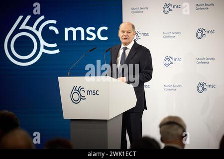 Munich, Allemagne. 17 février 2024. OLAF Scholz, chancelier allemand, prononce un discours lors de la Conférence de Munich sur la sécurité (MSC) à l'hôtel Bayerischer Hof à Munich, en Allemagne, le samedi 17 février 2024. 50 chefs d'état et de gouvernement et environ 100 ministres devraient assister à la plus importante réunion mondiale de politiciens et d'experts en matière de politique de sécurité. Photo du Bureau de presse présidentiel ukrainien/UPI crédit : UPI/Alamy Live News Banque D'Images