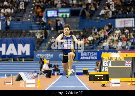 Birmingham, 18 février 2024, Triple Jump Men final – Archie Yeo, crédit : Aaron Badkin/Alamy Live News Banque D'Images