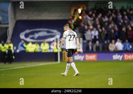LONDRES, ANGLETERRE - 17 FÉVRIER : Ashley Fletcher de Sheffield mercredi quitte le terrain après avoir reçu un carton rouge lors du match du Sky Bet Championship entre Millwall et Sheffield mercredi au Den le 17 février 2024 à Londres, Angleterre. (Photo de Dylan Hepworth/MB Media) Banque D'Images