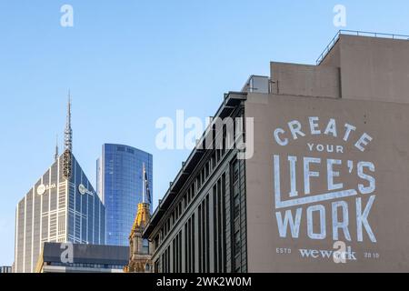 Melbourne, Australie - 20 janvier 2023 : WeWork Offices, un concept de partage de bureaux originaire de New York, et The me Bank. Nous et moi en affaires. Banque D'Images