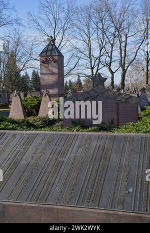 Elsterwerda, Allemagne - 29 janvier 2024 : ce cimetière de guerre de l'Armée rouge contient les tombes de 456 soldats soviétiques qui ont été tués en 1945 pendant le second monde Banque D'Images