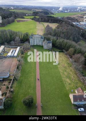 Vue aérienne par drone de la maison et du domaine Kinneil, Bo'Nness, Écosse Banque D'Images