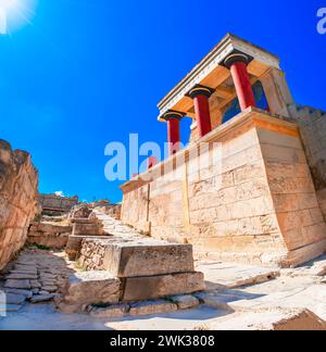 Vieux murs de Knossos près d'Héraklion, île de Crète, Grèce. Les ruines du temple minoen sur l'île méditerranéenne de Crète Banque D'Images