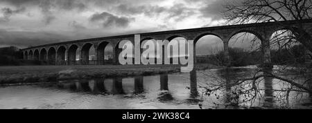 Le viaduc d'Arthington, également connu sous le nom de viaduc de Castley, village d'Arthington, Wharfedale, West Yorkshire, Angleterre Banque D'Images