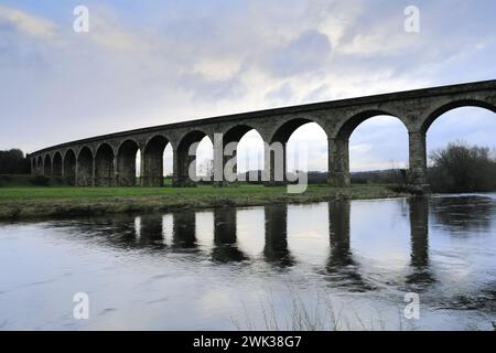 Le viaduc d'Arthington, également connu sous le nom de viaduc de Castley, village d'Arthington, Wharfedale, West Yorkshire, Angleterre Banque D'Images